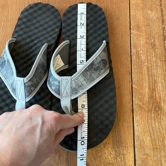 The North Face sandals, Comfort Flip Flop, Size 8, gray - Picture 9 of 9